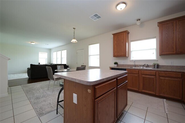 Building Photo - 1203 Lavender Shade Ct