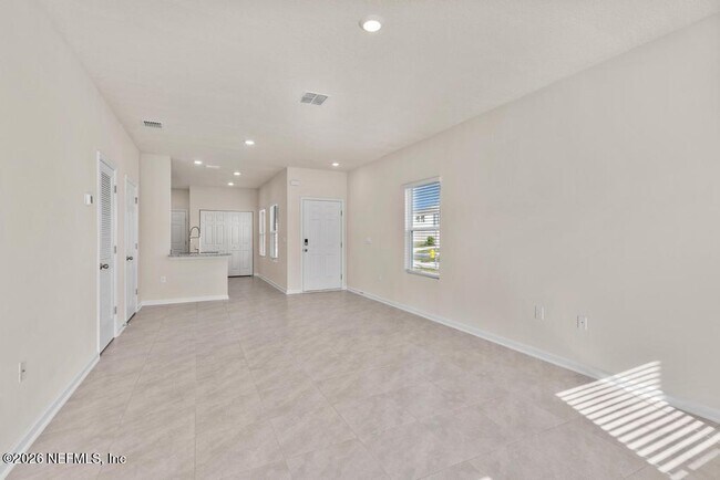 Building Photo - 21 Temple Dr