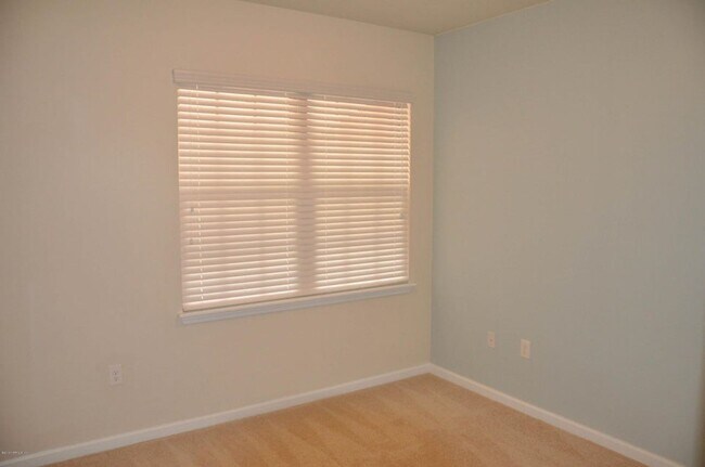 Building Photo - Lovely Townhouse in Vizcaya