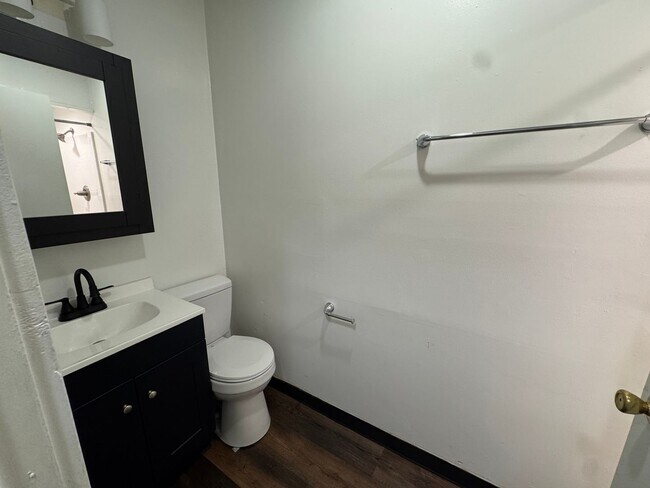 Building Photo - 80 Williams