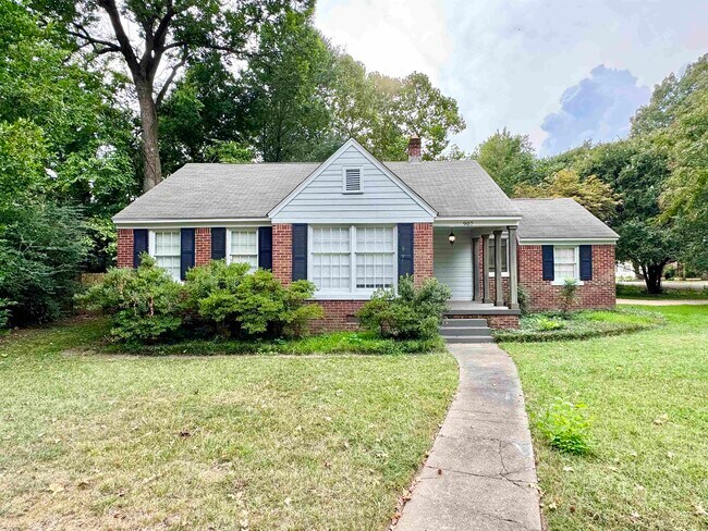 Primary Photo - 907 Echles St