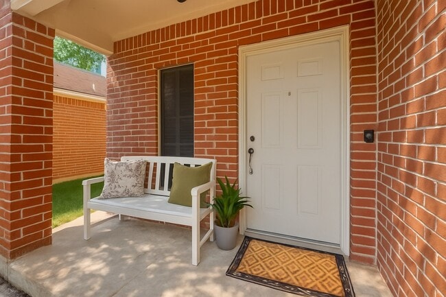 Building Photo - 18339 Beaverdell Dr