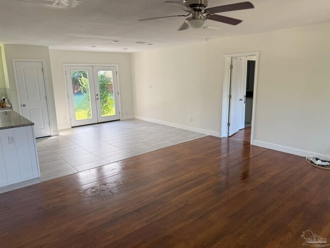Building Photo - 2720 Bayou Blvd