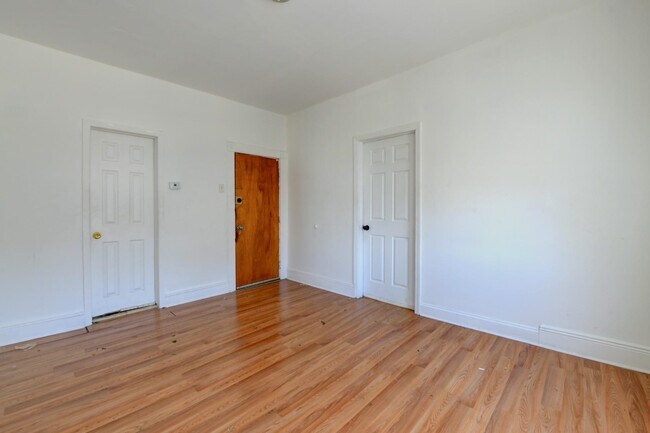 Building Photo - 477 Liberty Ave