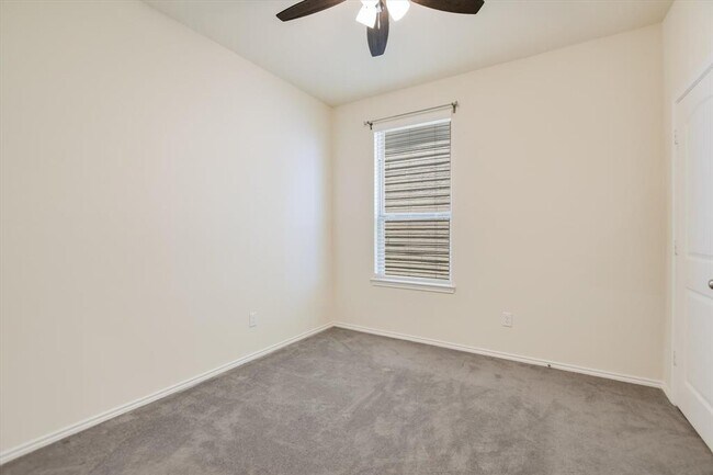 Building Photo - 216 The Duke Dr