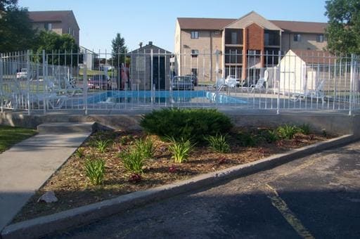 Outdoor Pool - Prairie Tree