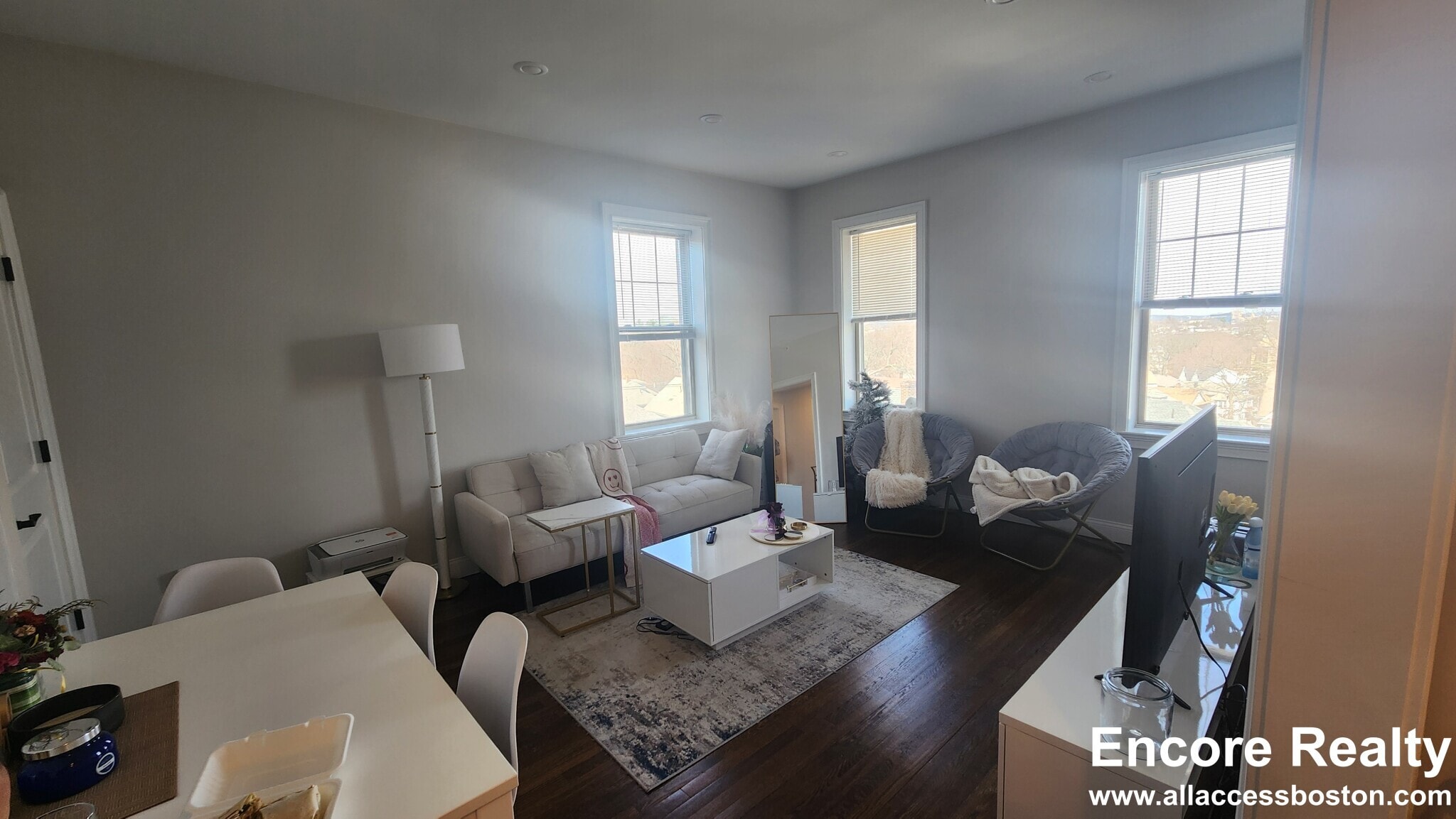 Building Photo - 105 Strathmore Rd