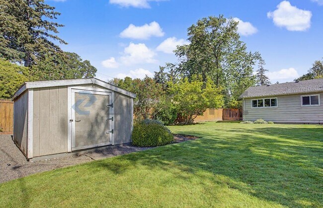 Building Photo - Unit
