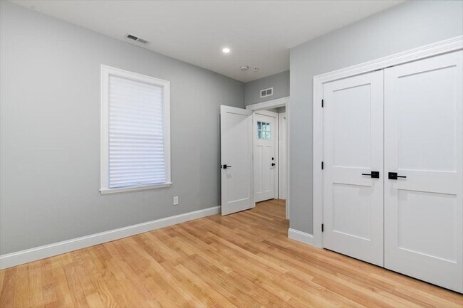 Building Photo - 755 Boylston St