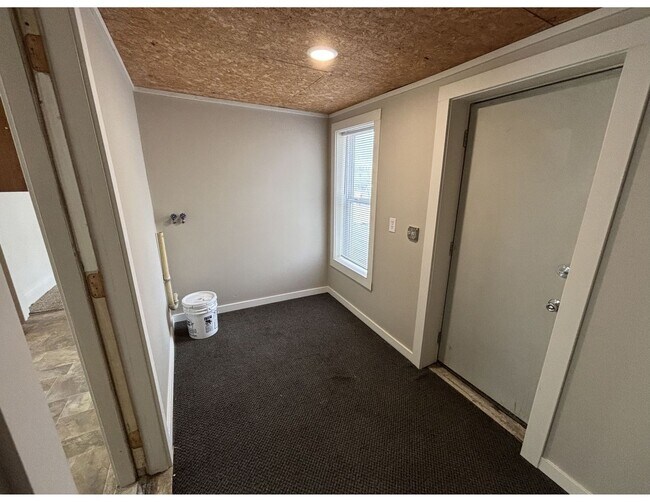 Building Photo - 1313-1315 Green Bay St