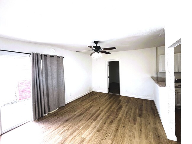 Building Photo - 8060 Kyle St