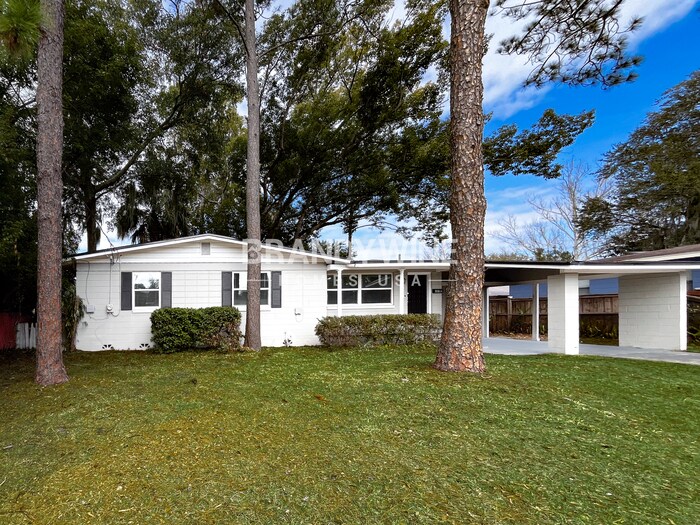 Building Photo - 6011 Meadow Ln