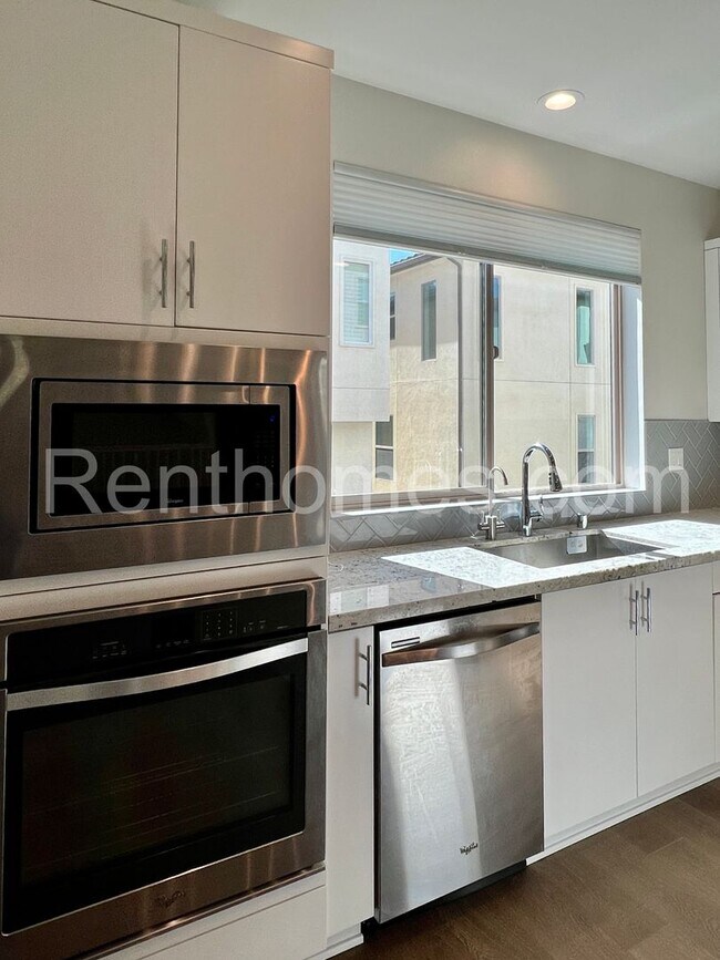 Building Photo - 15113 Lincoln Lp