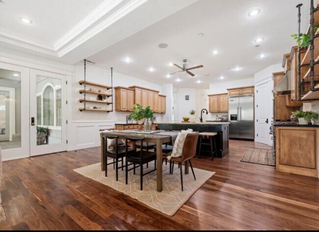 Building Photo - 103 S Alder Ln