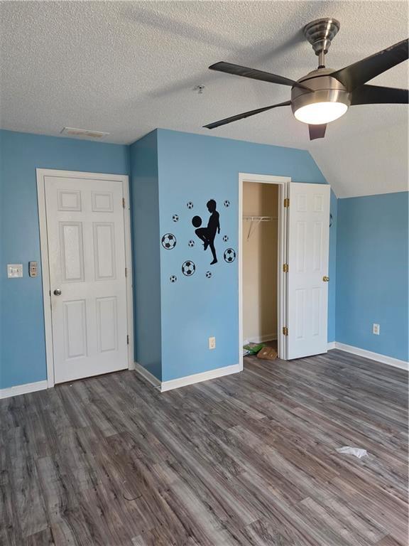 Building Photo - 1696 Central Park Loop