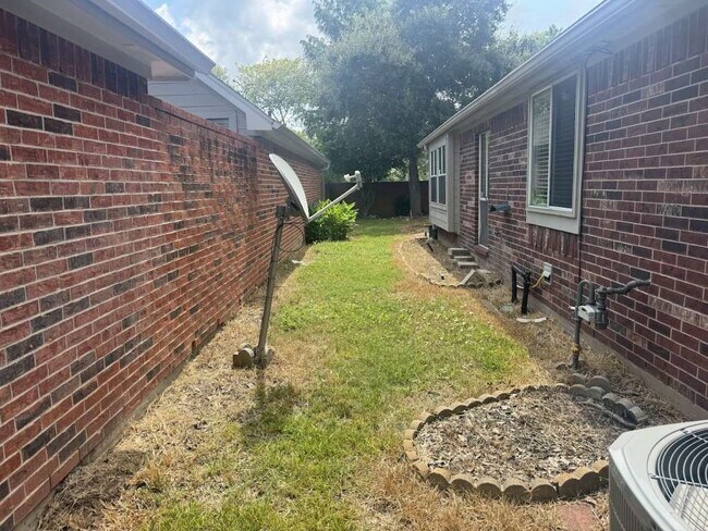 Building Photo - 1734 Teal Brook Ln