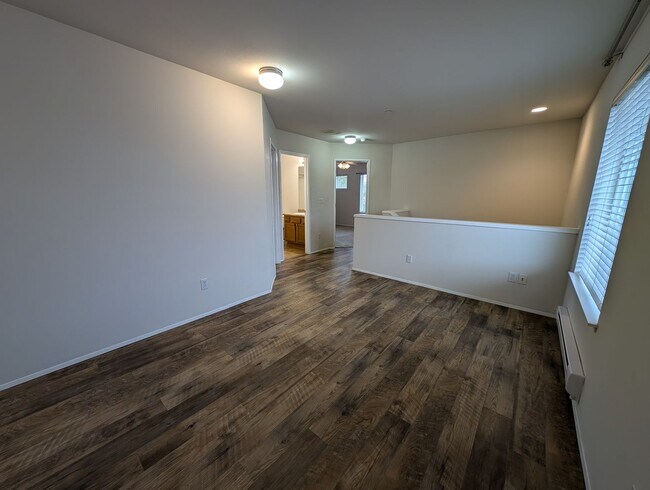 Building Photo - Corner lot 3 bed, 2.5 bath DuPont home!