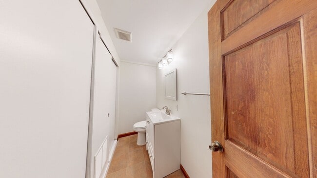 Building Photo - 1008 23rd St NW