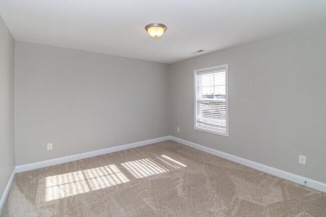 Building Photo - STUNNING & SPACIOUS! GANDER LAKE 4 BR | 3 BA IN PIKEVILLE SCHOOL DISTRICT *LAWN CARE INCLUDED!*