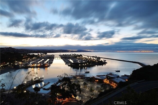 Building Photo - 321 Doheny Way