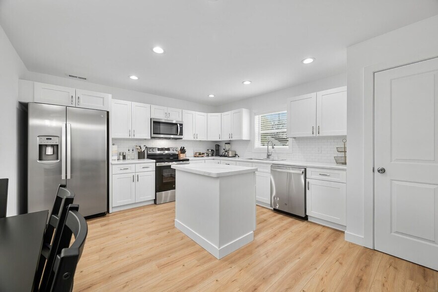 Building Photo - 1019 Central Ave