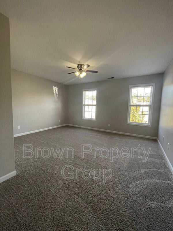 Building Photo - 370 Fairfield Cir