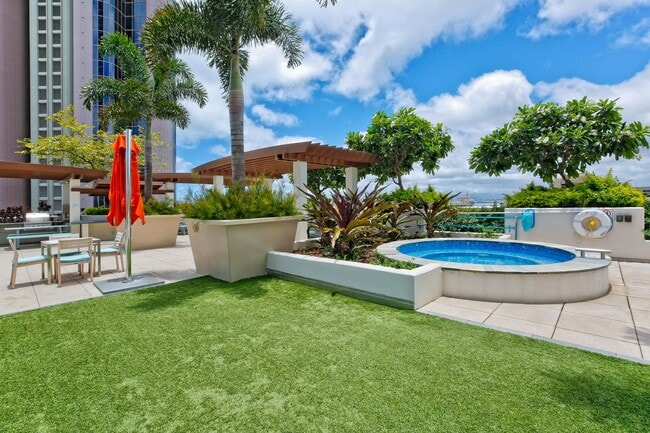 Building Photo - Keauhou Place 3001 - Convenient City Living in Kakaako!
