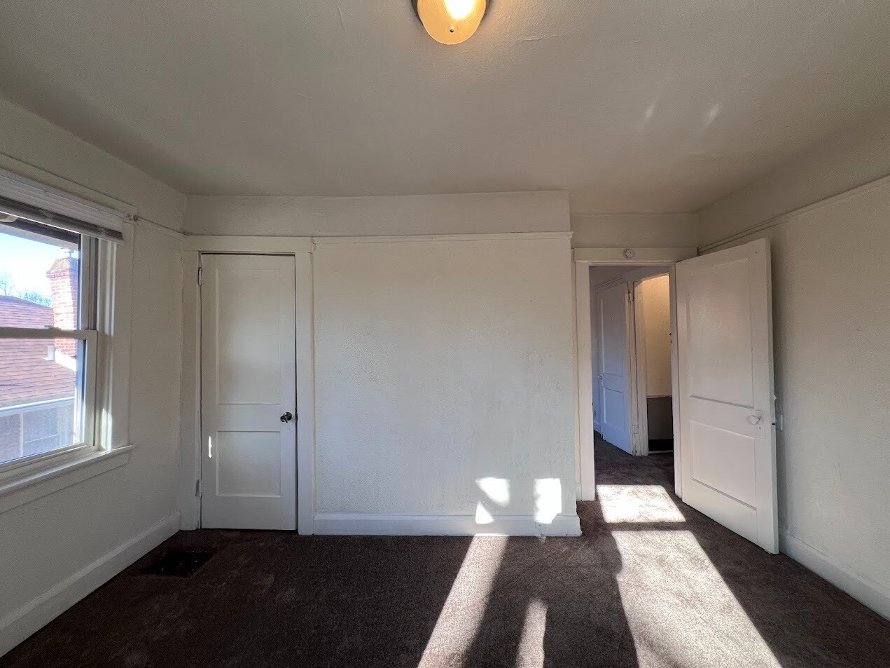 Building Photo - 1205 Sarah St