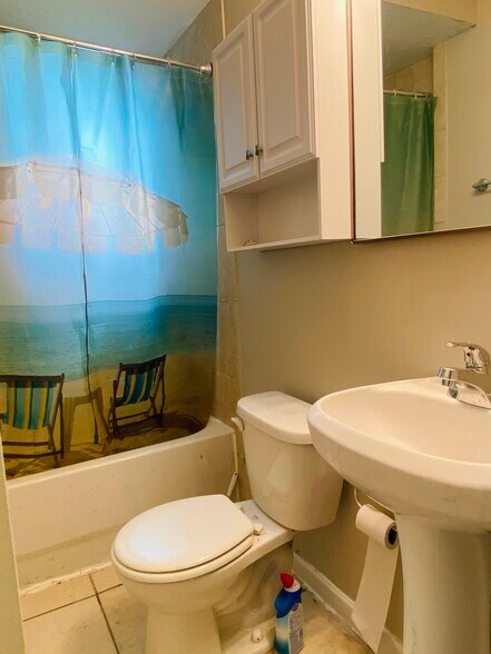 Bathroom at back - 1701 26th St S