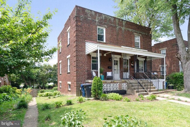 Building Photo - 1612 Boyle St