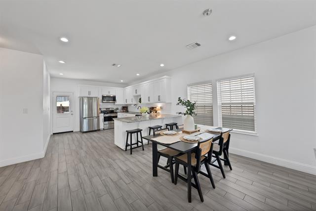 Building Photo - 3015 Columbus Ave