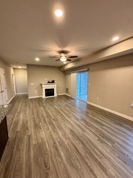 Building Photo - 2493 Sweet Home Rd