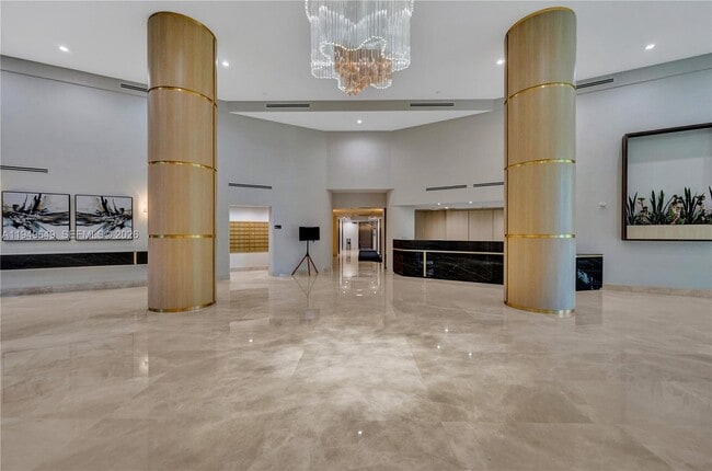 Building Photo - 3500 Mystic Pointe Dr