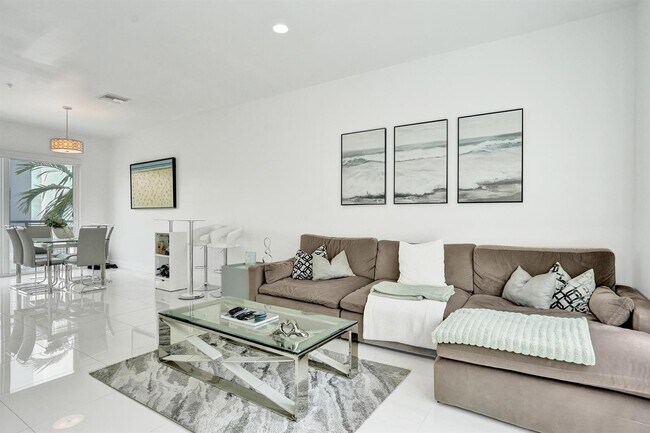 Building Photo - North Ocean Boulevard, Pompano Beach, FL 33062 - 4 BR 3.5 BA townhouse