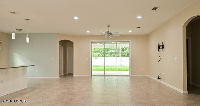 Building Photo - 15736 Spotted Saddle Cir