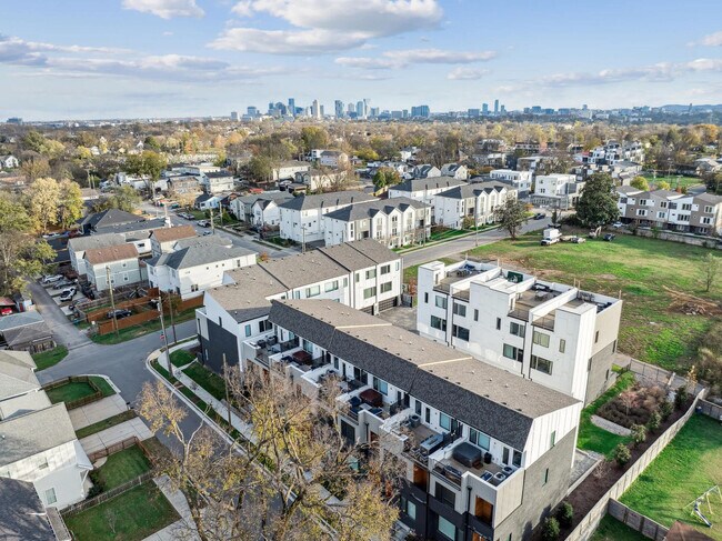 Building Photo - 2135 24th Ave N