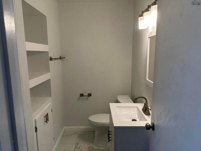 Building Photo - 7 Billie Cir