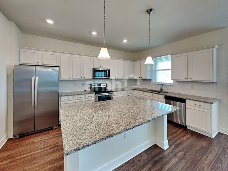 Building Photo - 4832 Reisswood Loop