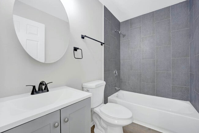 Building Photo - 141 W 63rd St
