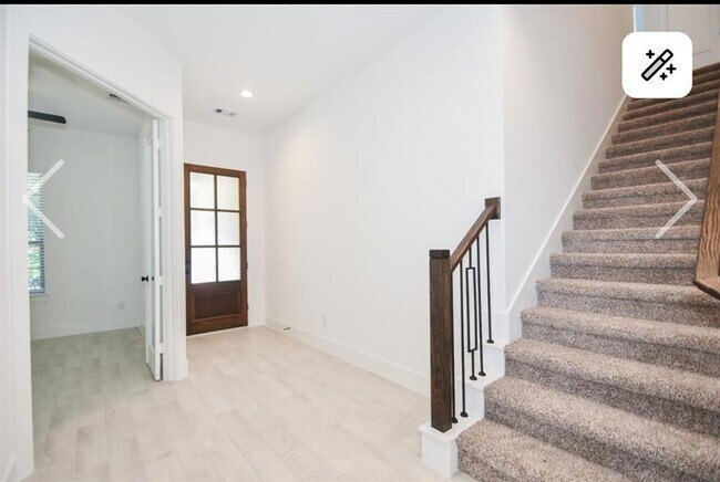 Building Photo - 10727 River Walk Dr
