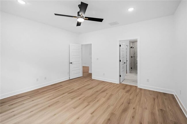 Building Photo - 4 Argyll Cir