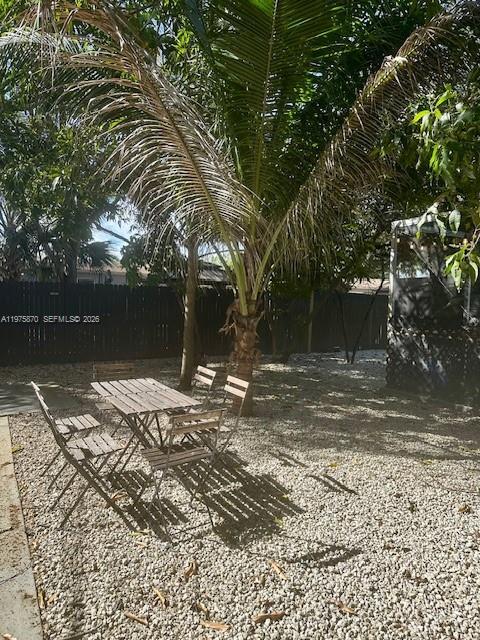 Building Photo - 1750 NE 144th St