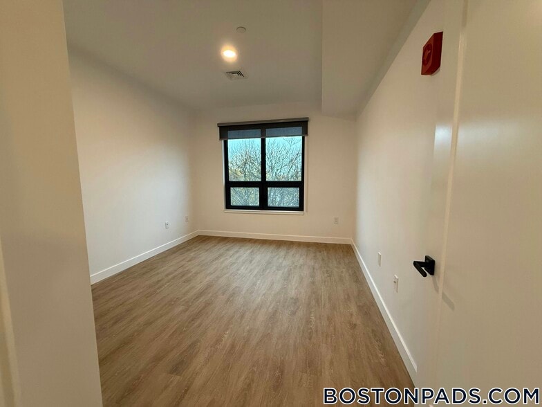 Building Photo - 199 Gardner St