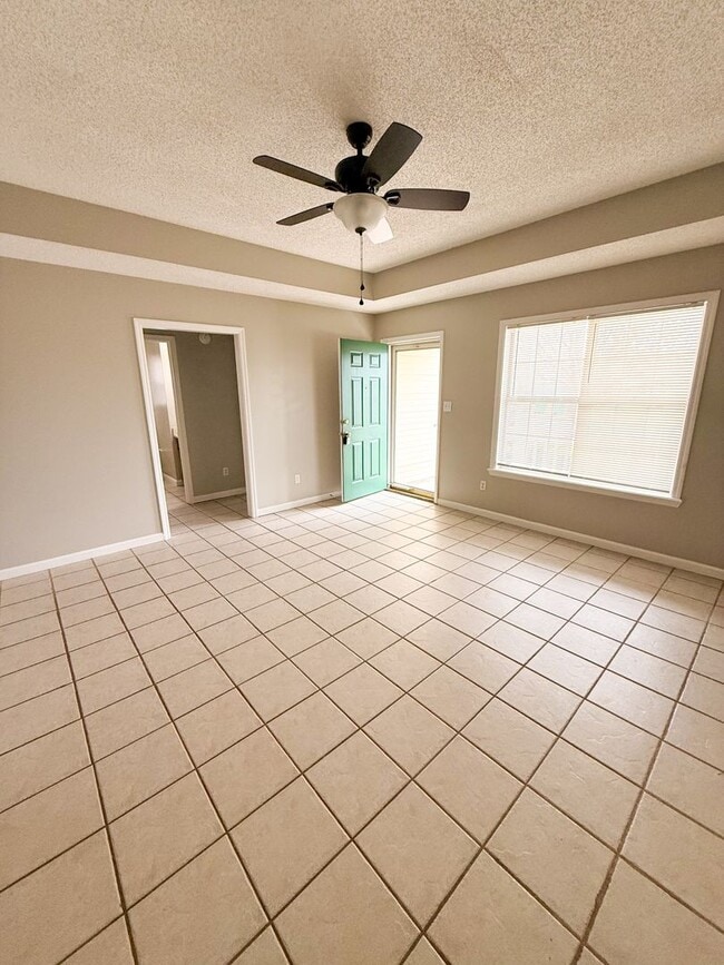 Building Photo - 3944 Heatherwoods Dr