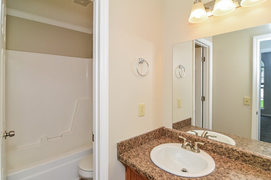 Building Photo - 432 Cedar Park Cir