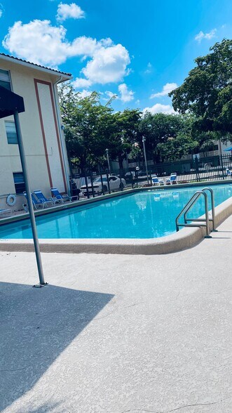 Building Photo - 3276 NW 102nd Ter