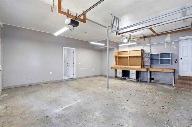 Building Photo - 1913 Baldwin Dr