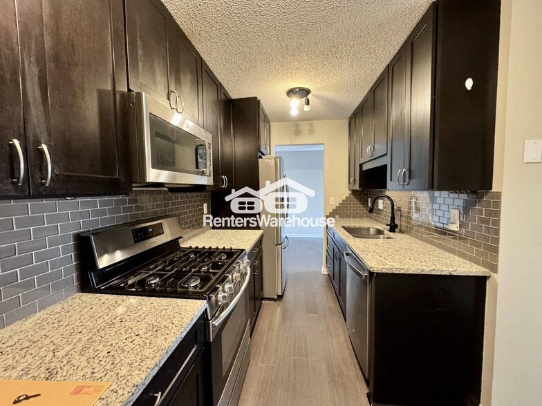 Building Photo - 1308 Landmark Trail S