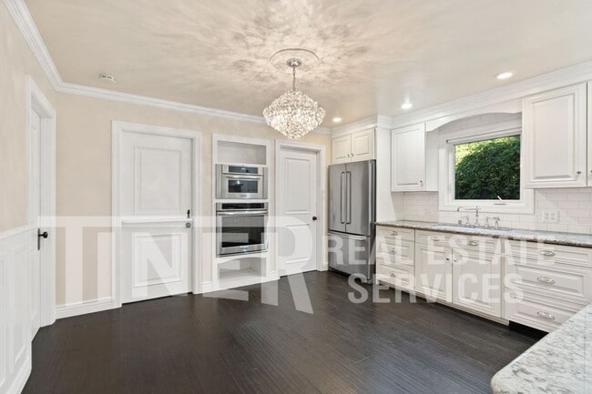 Building Photo - 4516 Sierra View Way