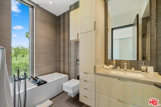 Building Photo - 809 N Rexford Dr